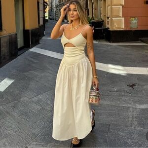 Spring /summer 🌺 NWT ZARA CUT OUT DRESS 
🚨FIRM PRICE NO DISCOUNT ON THIS DRESS